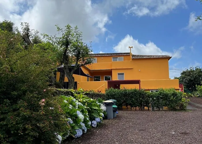 A Casa Amarela