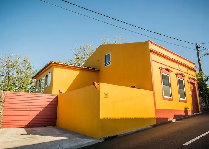 A Casa Amarela