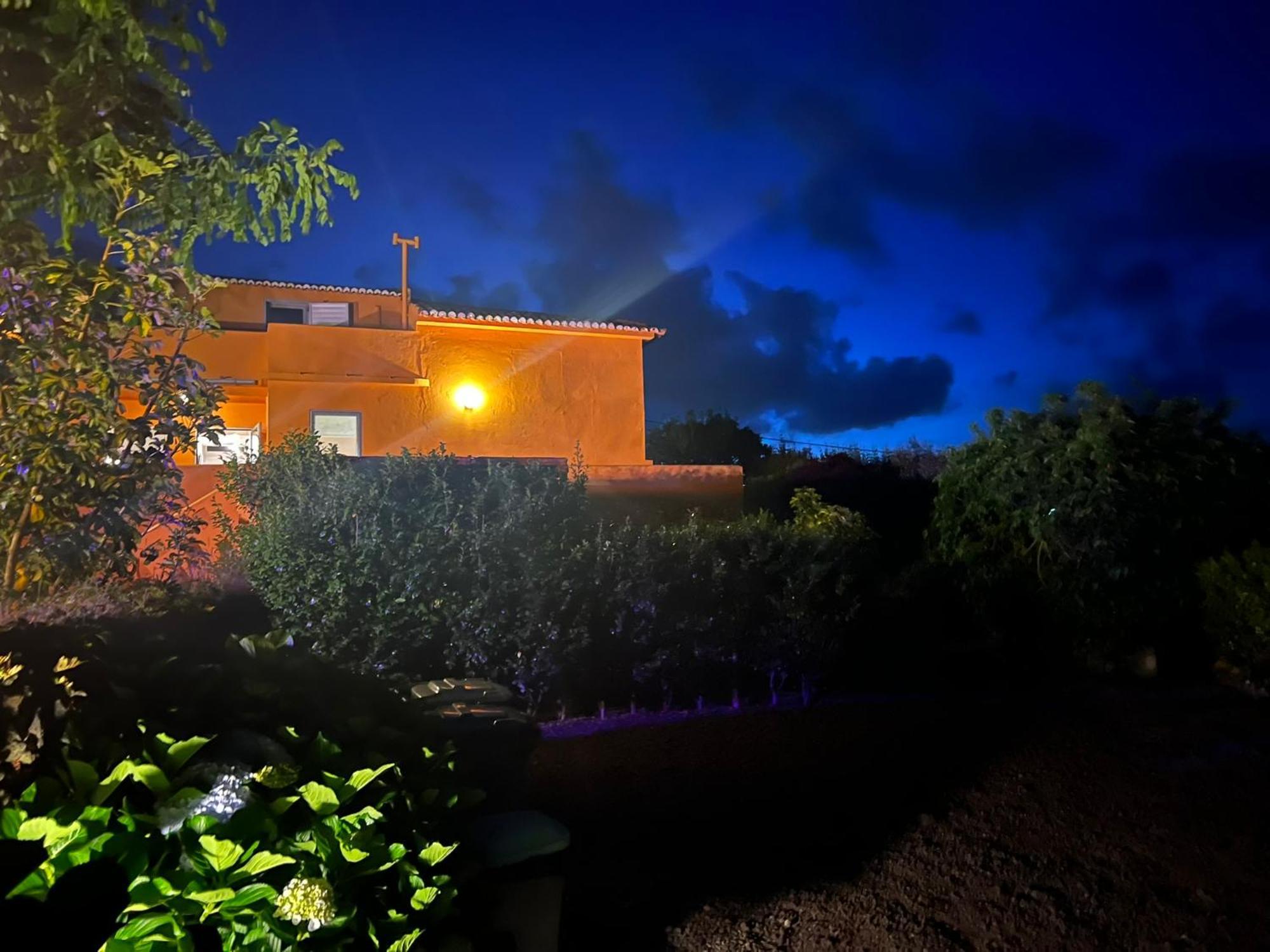 A Casa Amarela Capelas (Sao Miguel)